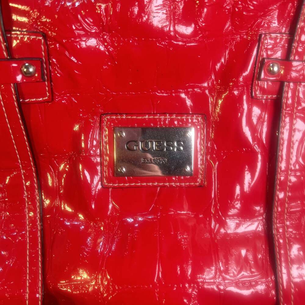 Guess - Picture 2 of 3